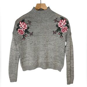 Cloud Chaser Women’s Heathered Gray Rose Embroidered Cottagecore Sweater Sz XS